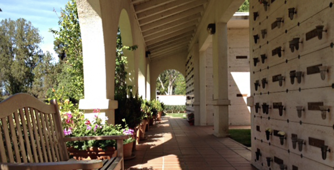 Covered columbarium corridor