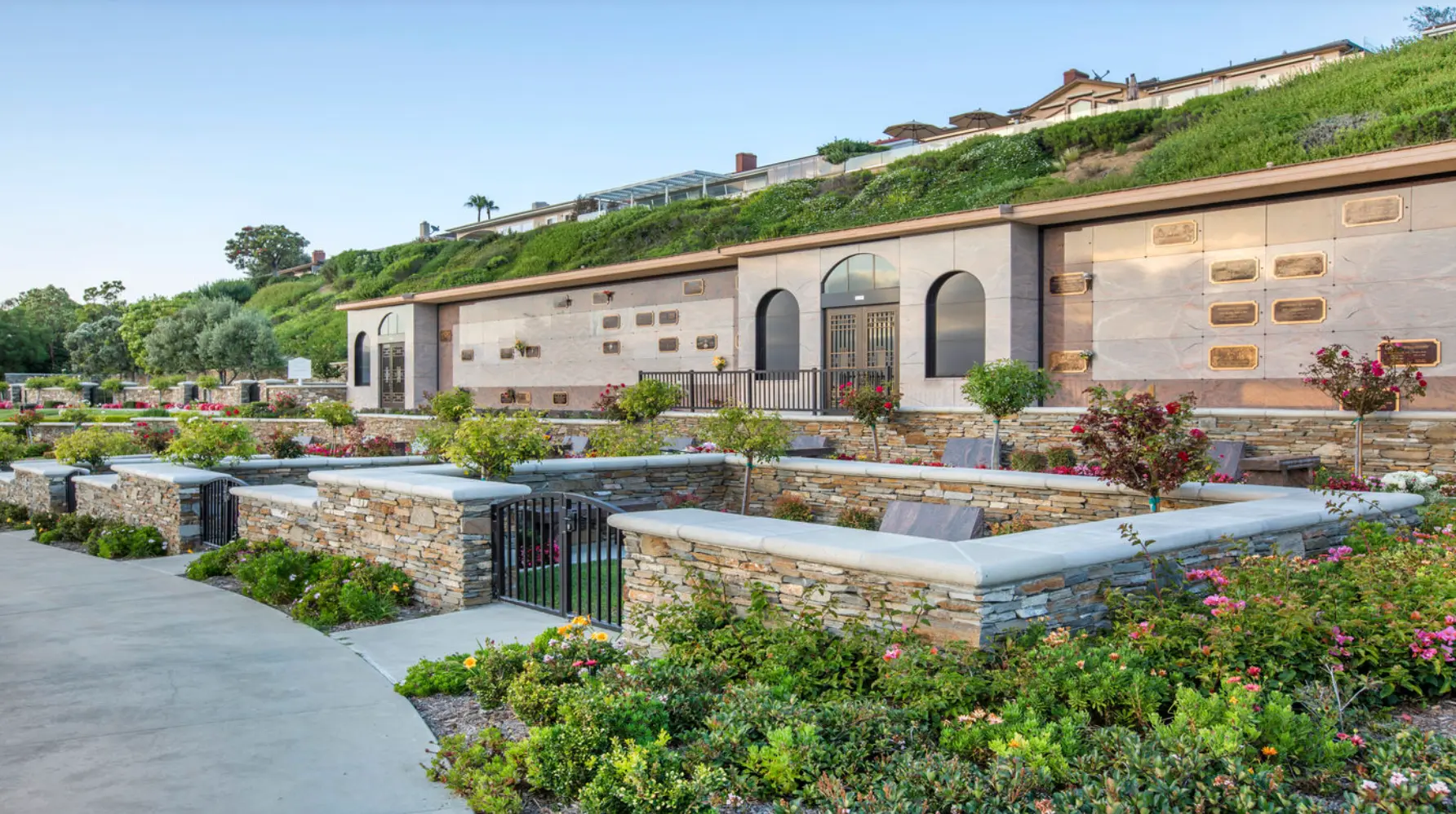 Garden mausoleum and family estates